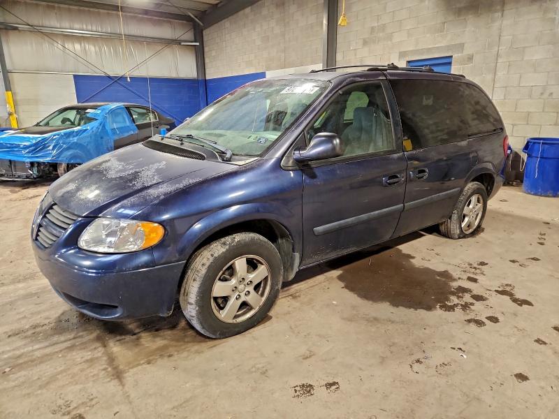 DODGE CARAVAN SX 2005 with VIN 1D4GP45R75B137492 - Photo from auction