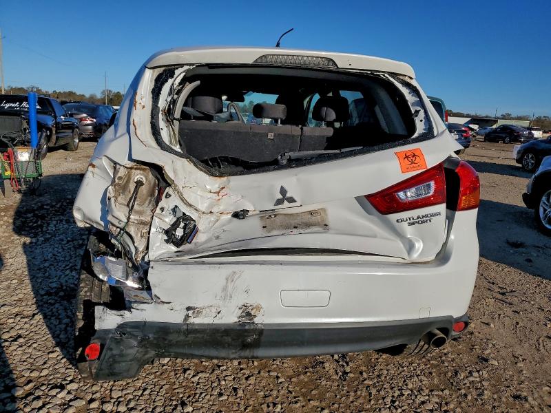 Photo 6 from auction – 2015 MITSUBISHI OUTLANDER with VIN 4A4AP4AU3FE012799
