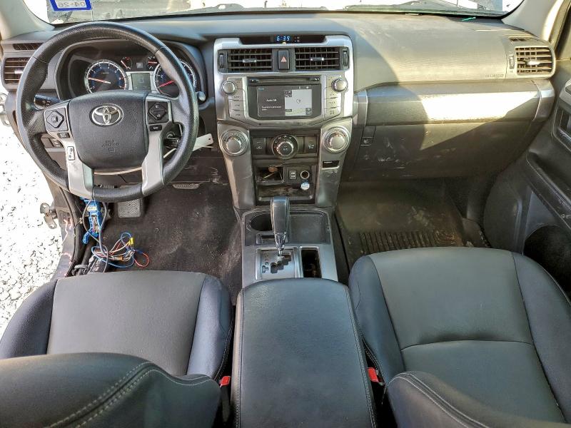 Photo 8 from auction – 2018 TOYOTA 4RUNNER SR with VIN JTEZU5JR4J5167340