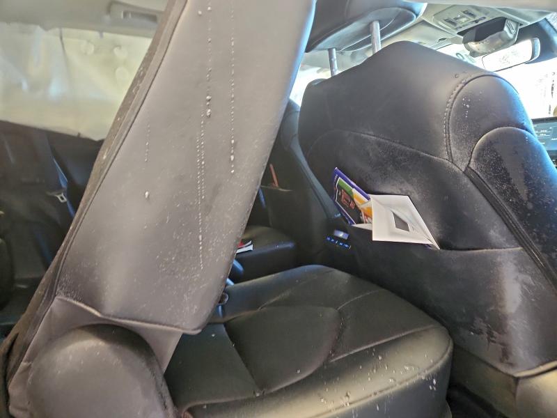 Photo 11 from auction – 2022 TOYOTA HIGHLANDER with VIN 5TDGZRBH0NS192360