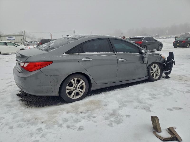 Photo 3 from auction – 2012 HYUNDAI SONATA SE with VIN 5NPEC4AC9CH447236