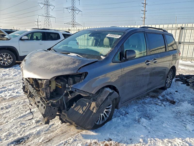 2019 TOYOTA SIENNA - Търг №95900565