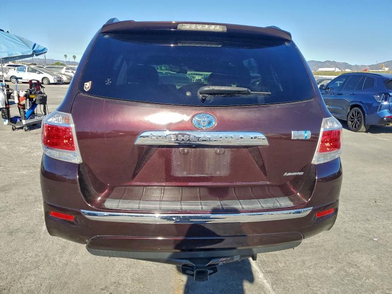 Photo 6 from auction – 2011 TOYOTA HIGHLANDER with VIN JTEDC3EH3B2003373