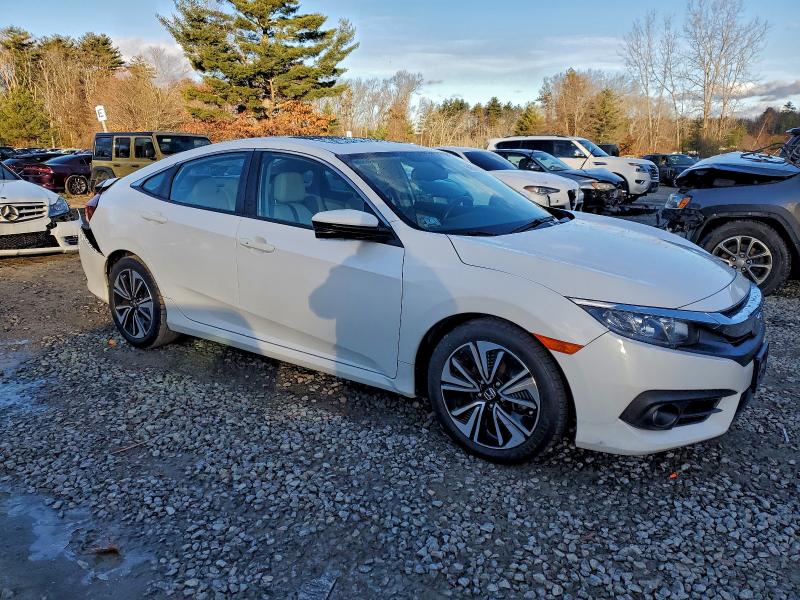 Photo 4 from auction – 2016 HONDA CIVIC EXL with VIN 19XFC1F77GE219308