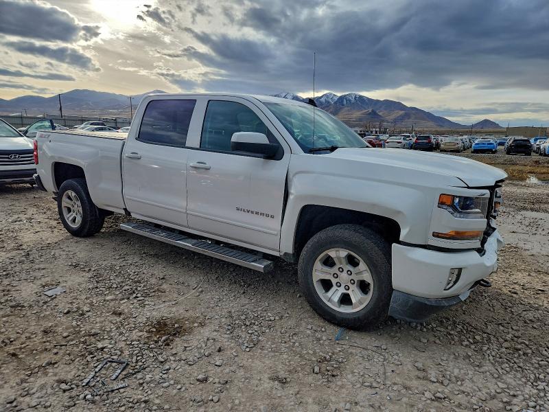 Photo 4 from auction – 2016 CHEVROLET SILVERADO with VIN 3GCUKREC5GG297243