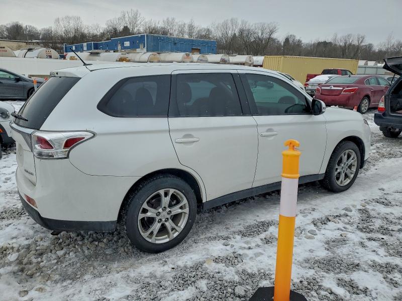 Photo 3 from auction – 2014 MITSUBISHI OUTLANDER with VIN JA4AD3A34EZ006111