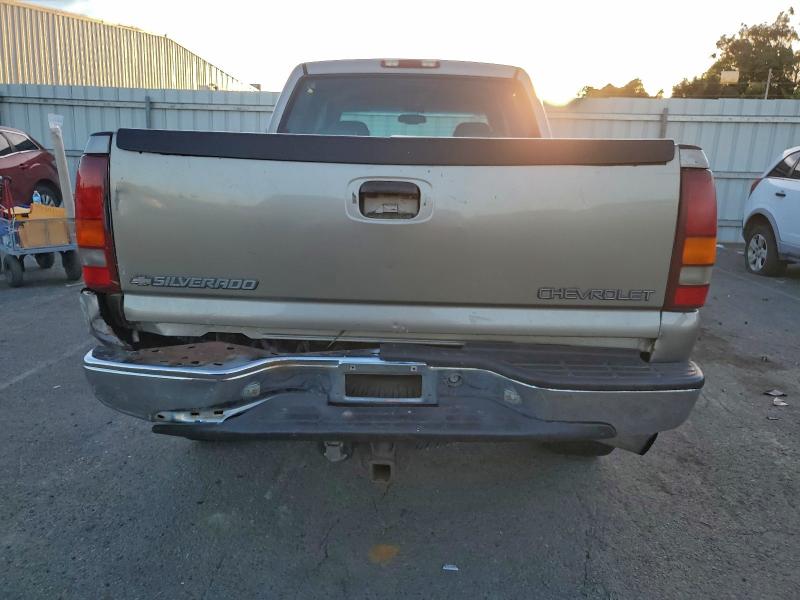 Photo 6 from auction – 2001 CHEVROLET SILVERADO with VIN 1GCHC23151F181802