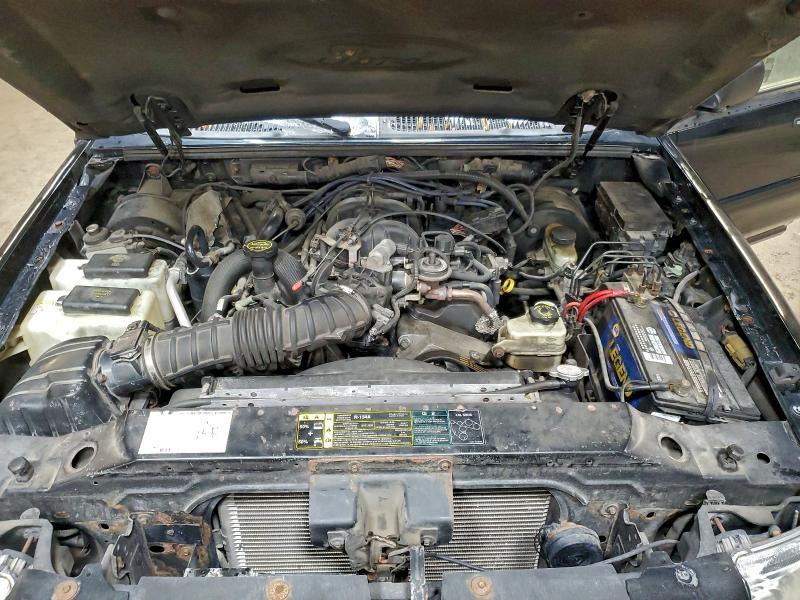 Photo 11 from auction – 2004 FORD EXPLORER S with VIN 1FMZU77K84UA97809