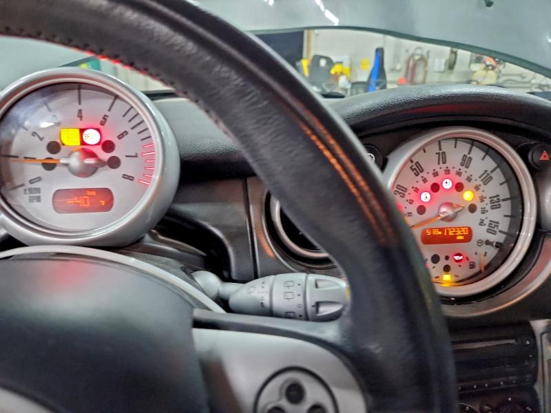 Photo 9 from auction – 2006 MINI COOPER S with VIN WMWRE33586TL17627