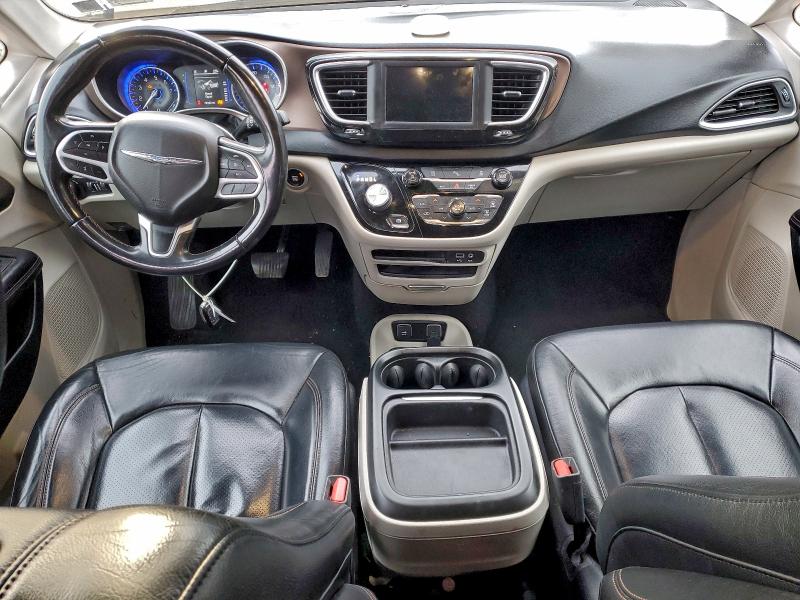 Photo 8 from auction – 2018 CHRYSLER PACIFICA T with VIN 2C4RC1BG6JR252924