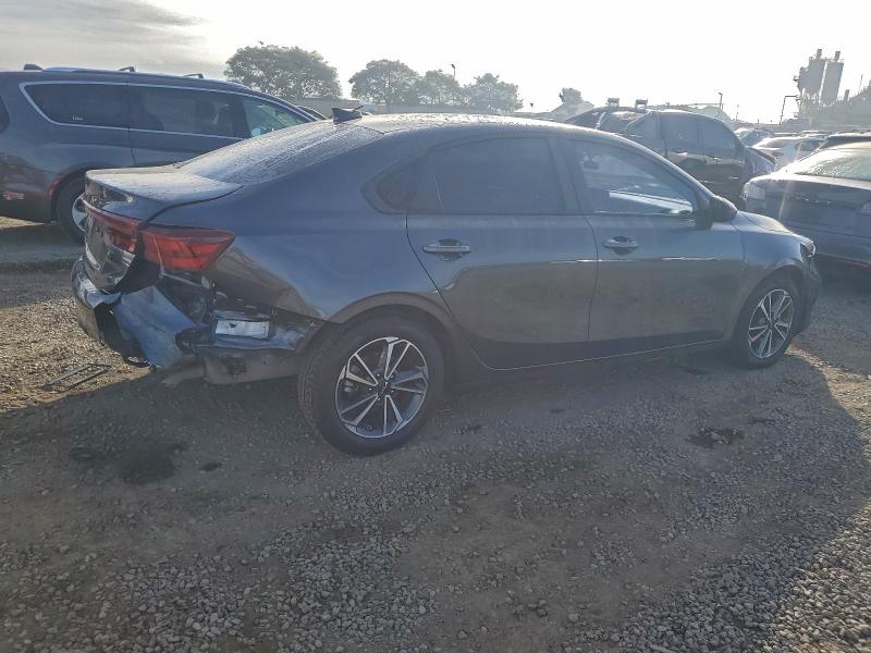 Photo 3 from auction – 2023 KIA FORTE with VIN 3KPF24AD8PE568625