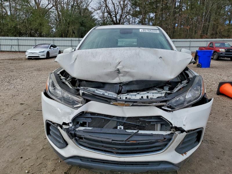 Photo 5 from auction – 2017 CHEVROLET TRAX LS with VIN 3GNCJKSB6HL286785