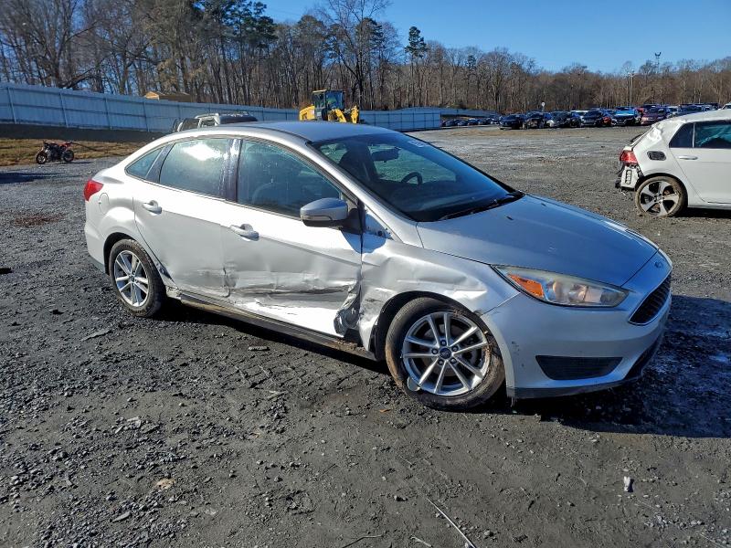 Photo 4 from auction – 2017 FORD FOCUS SE with VIN 1FADP3F2XHL320224