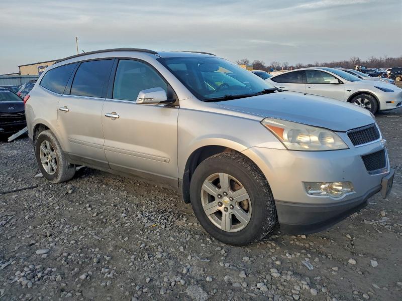 Photo 4 from auction – 2010 CHEVROLET TRAVERSE L with VIN 1GNLRFED8AS108042