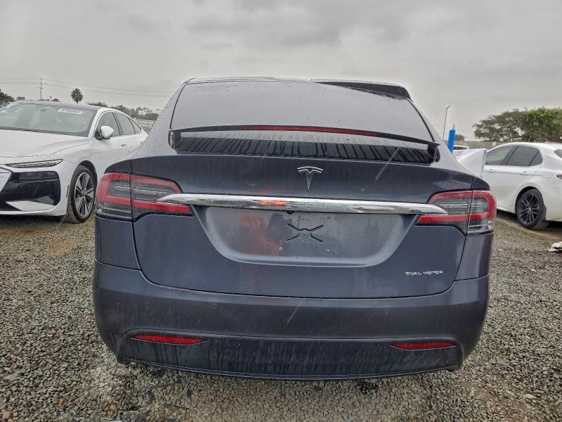 Photo 6 from auction – 2020 TESLA MODEL X with VIN 5YJXCAE27LF305667