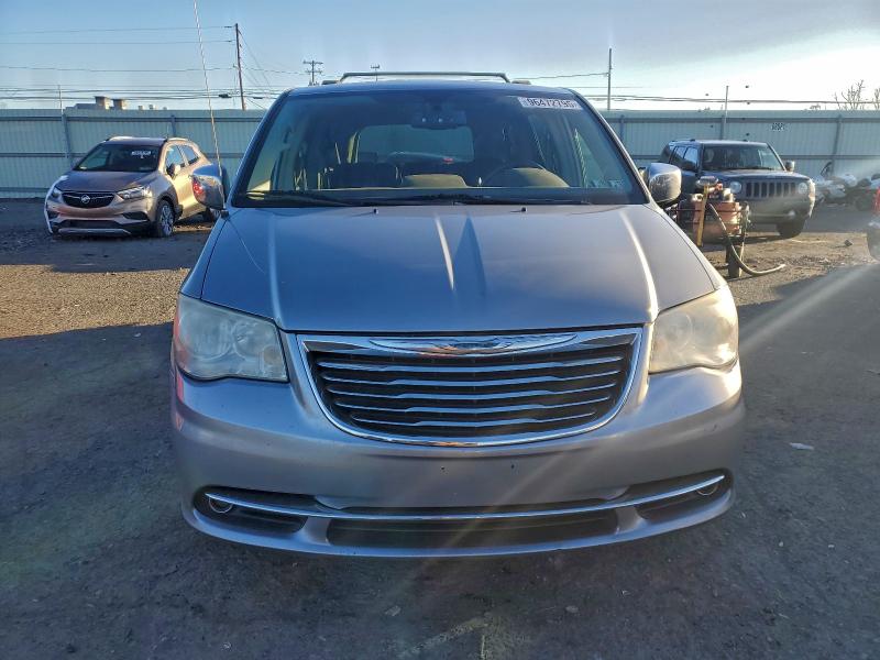 Photo 5 from auction – 2013 CHRYSLER TOWN & COU with VIN 2C4RC1CG3DR650675