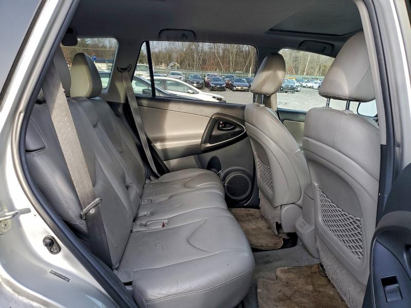 Photo 11 from auction – 2011 TOYOTA RAV4 LIMIT with VIN 2T3DF4DV3BW159865