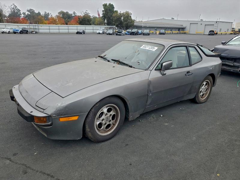1985 PORSCHE 944