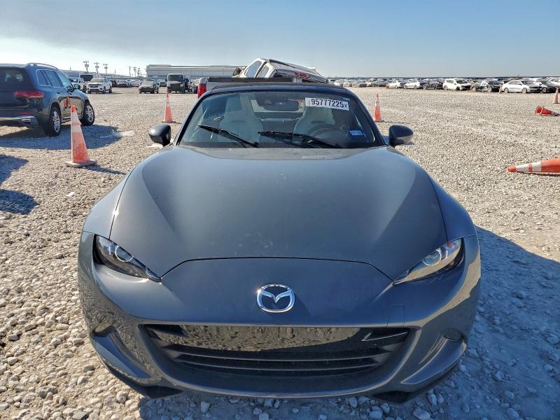 Photo 5 from auction – 2021 MAZDA MX-5 MIATA with VIN JM1NDAD70M0456514