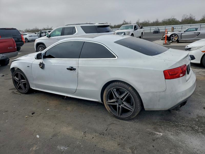 Foto 2 de la subasta – 2016 AUDI A5 PREMIUM con VIN WAUM2AFR2GA021490