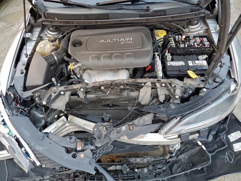 Photo 11 from auction – 2015 CHRYSLER 200 LIMITE with VIN 1C3CCCAB7FN532934
