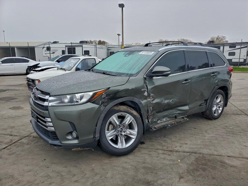 TOYOTA HIGHLANDER 2018 with VIN 5TDDZRFHXJS861211 - Photo from auction