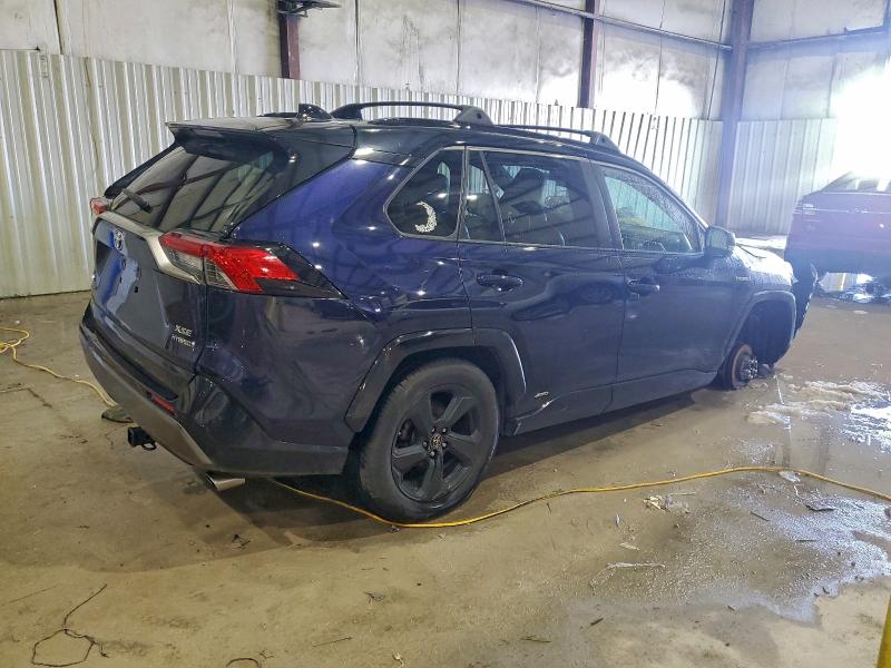 Photo 3 from auction – 2019 TOYOTA RAV4 XSE with VIN JTMEWRFV3KJ024656