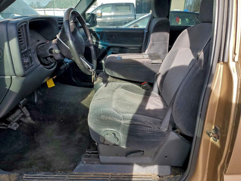 Photo 7 from auction – 2000 CHEVROLET SILVERADO with VIN 2GCEC19V0Y1229330