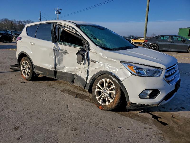 Photo 4 from auction – 2017 FORD ESCAPE with VIN 1FMCU0GDXHUE39782