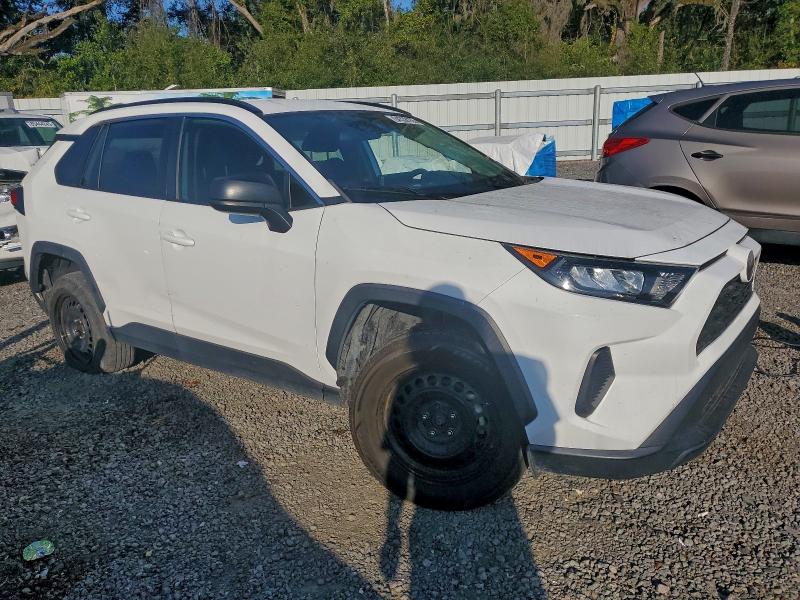 Photo 4 from auction – 2019 TOYOTA RAV4 LE with VIN 2T3H1RFV3KW039185