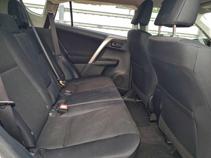 Photo 11 from auction – 2015 TOYOTA RAV4 LE with VIN JTMZFREV1FD057842