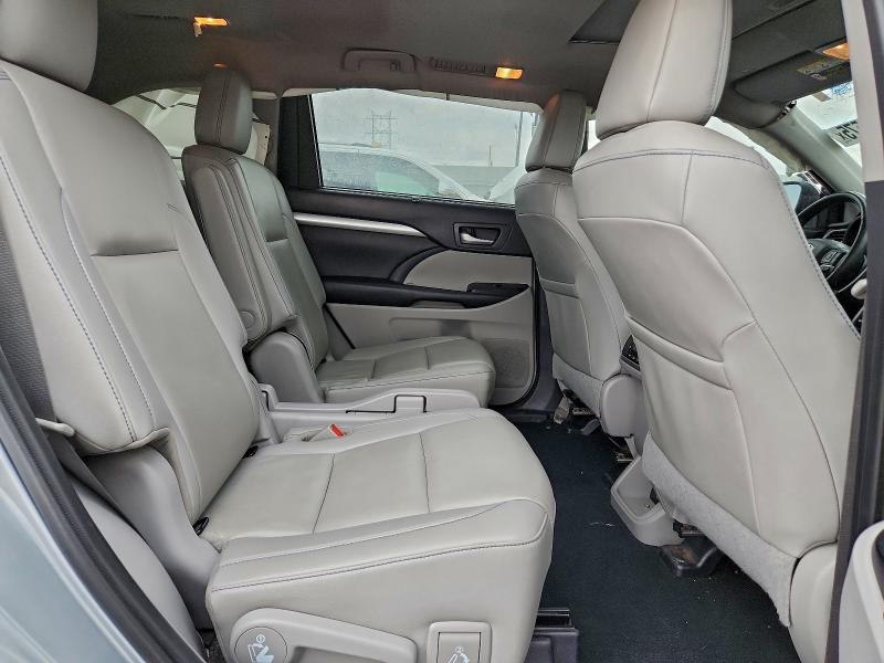 Photo 11 from auction – 2019 TOYOTA HIGHLANDER with VIN 5TDJZRFHXKS564735