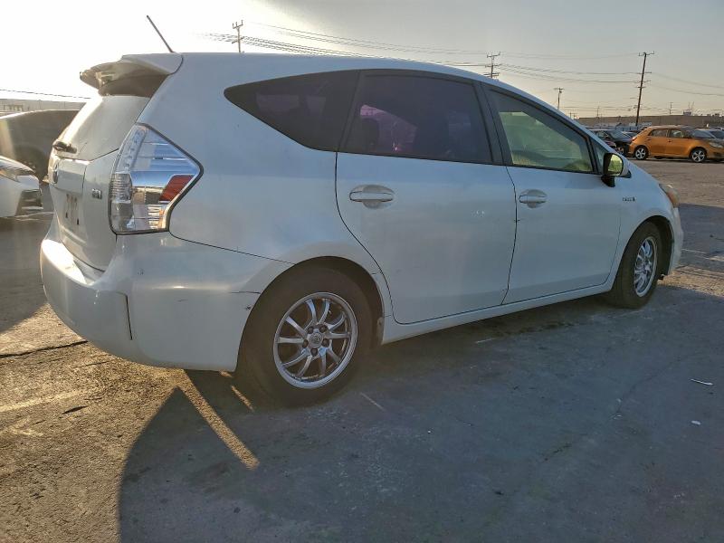Photo 3 from auction – 2014 TOYOTA PRIUS V with VIN JTDZN3EU9EJ007732