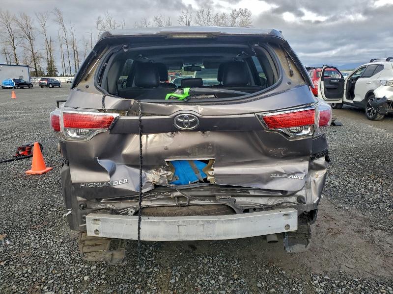 Photo 6 from auction – 2016 TOYOTA HIGHLANDER with VIN 5TDJKRFH0GS334830