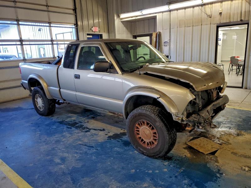 Photo 4 from auction – 1998 GMC SONOMA with VIN 1GTCT19X4W8544618