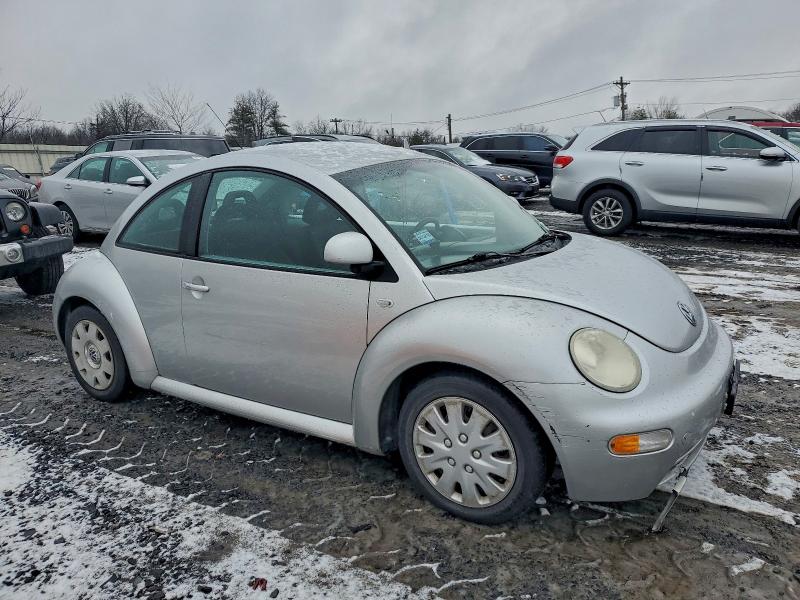 Photo 4 from auction – 2000 VOLKSWAGEN BEETLE with VIN 3VWBC21CXYM422979