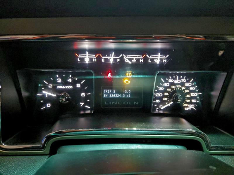 Photo 9 from auction – 2013 LINCOLN NAVIGATOR with VIN 5LMJJ3H55DEL02792
