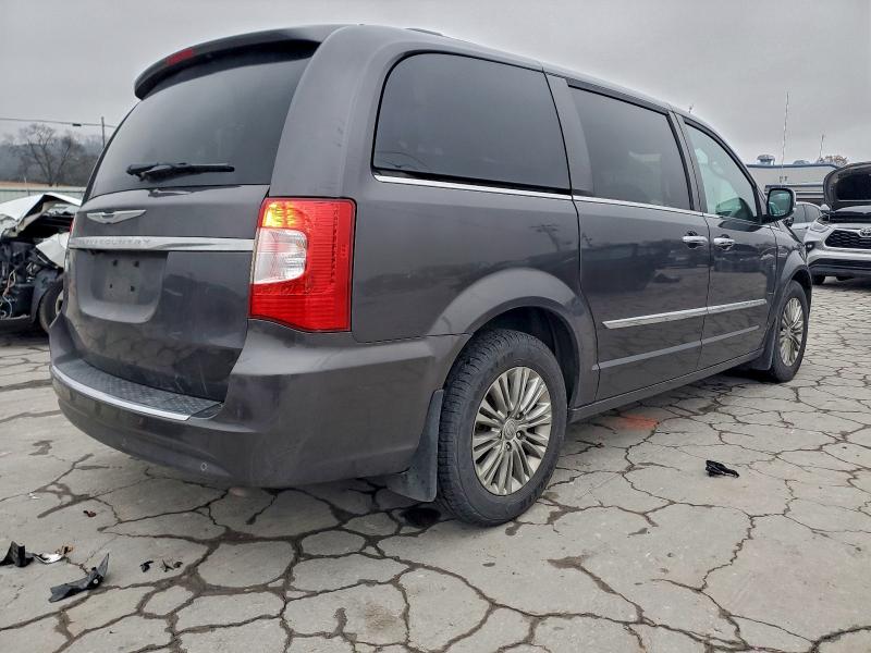 Photo 3 from auction – 2015 CHRYSLER TOWN & COU with VIN 2C4RC1CG4FR752599
