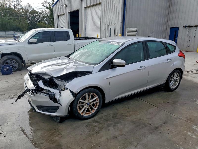 FORD FOCUS SE 2015 with VIN 1FADP3K2XFL242272 - Photo from auction