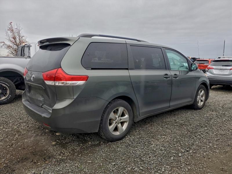Photo 3 from auction – 2013 TOYOTA SIENNA LE with VIN 5TDKK3DC3DS374632