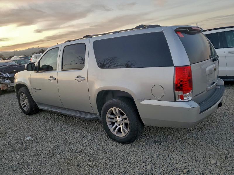 Photo 2 from auction – 2010 CHEVROLET SUBURBAN with VIN 1GNUCHE02AR154083