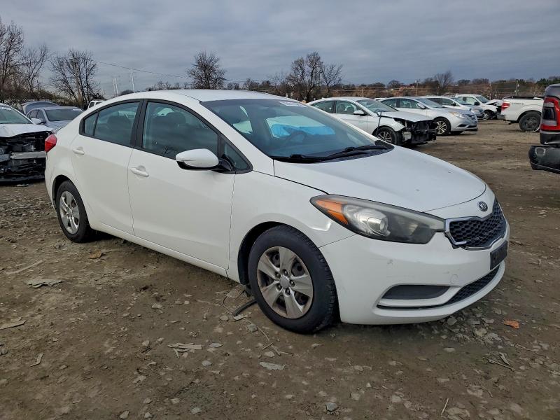 Photo 4 from auction – 2016 KIA FORTE LX with VIN KNAFK4A67G5573096