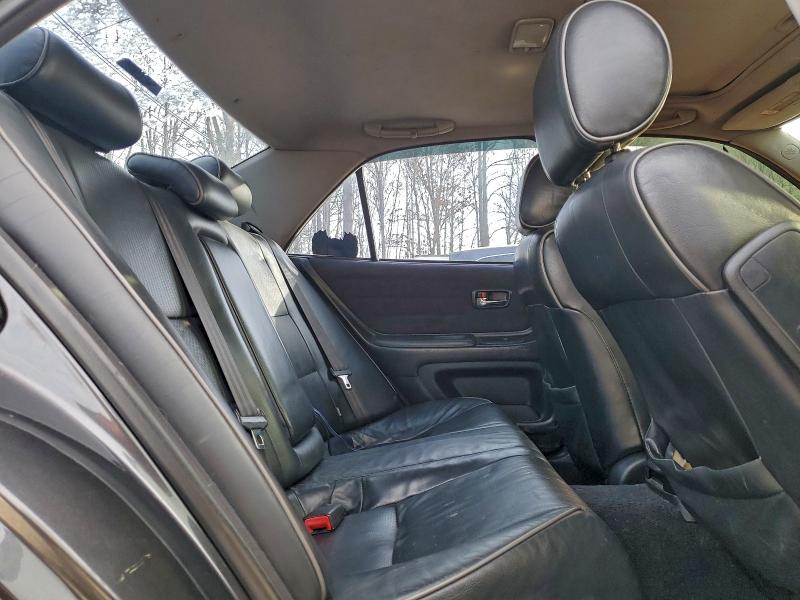 Photo 10 from auction – 2003 LEXUS IS 300 with VIN JTHBD192930068632