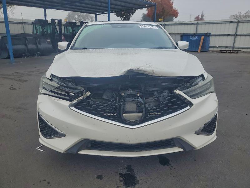 Photo 5 from auction – 2019 ACURA ILX with VIN 19UDE2F35KA014636