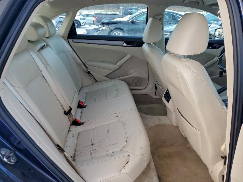 Photo 10 from auction – 2015 VOLKSWAGEN PASSAT SE with VIN 1VWBV7A39FC007058