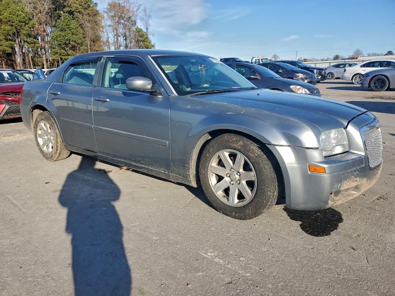Photo 4 from auction – 2006 CHRYSLER 300 with VIN 2C3LA43R86H248503
