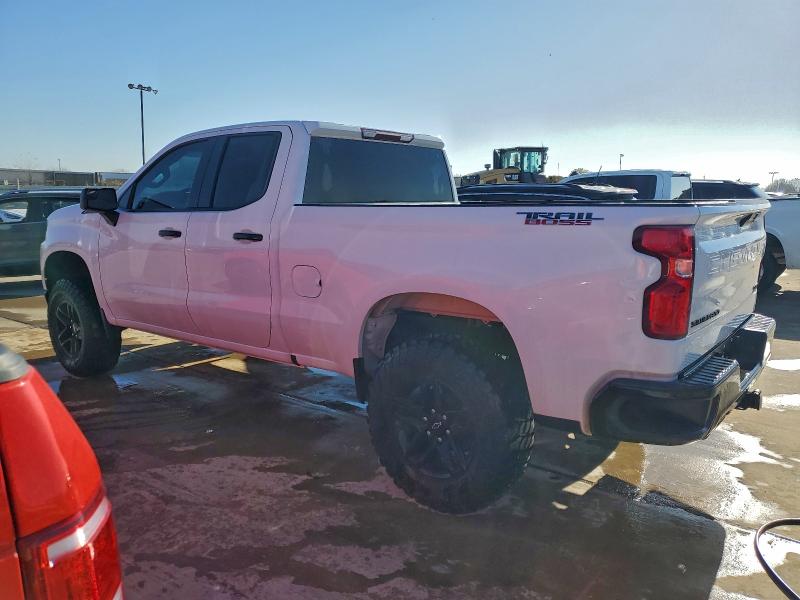 Photo 2 from auction – 2019 CHEVROLET SILVERADO with VIN 1GCRYCEF5KZ310559