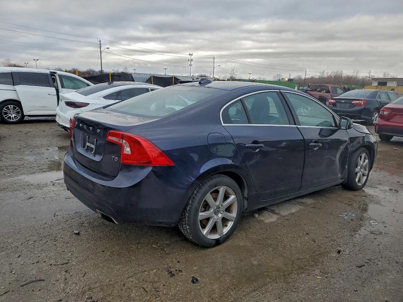 Photo 3 from auction – 2016 VOLVO S60 PREMIE with VIN YV126MFK4G2412342