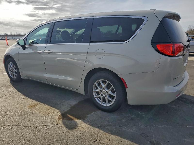 Photo 2 from auction – 2017 CHRYSLER PACIFICA L with VIN 2C4RC1CG3HR753021