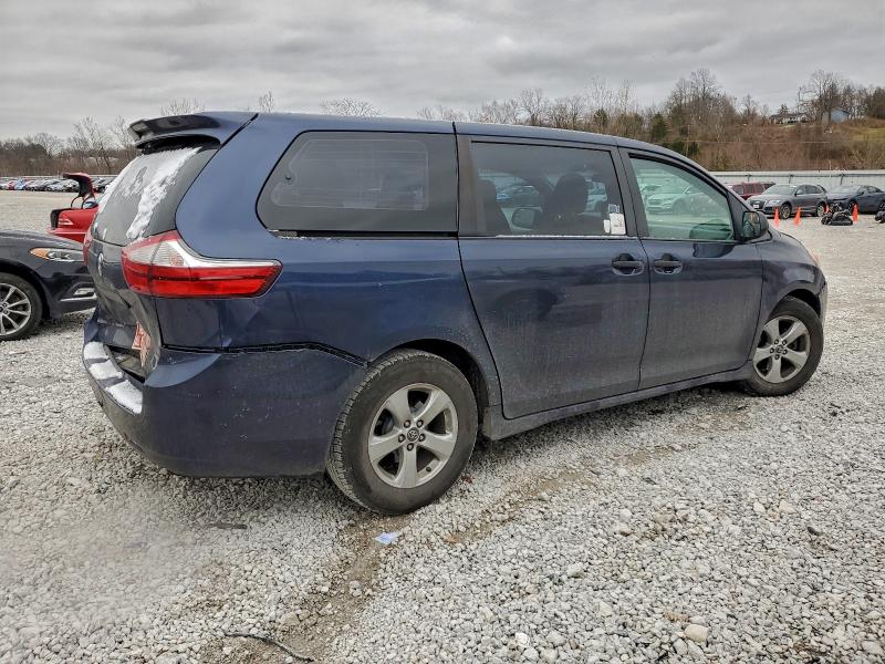 Photo 3 from auction – 2018 TOYOTA SIENNA L with VIN 5TDZZ3DC7JS957520